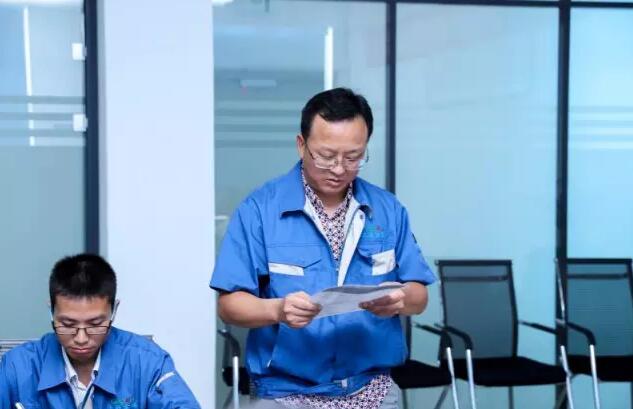 大連金通電子有限公司各部門負責(zé)人依次發(fā)言，介紹自己在管理中遇到的困惑