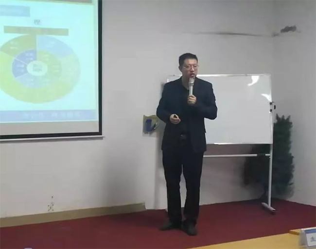 廣東朗歐企業(yè)管理研究院產(chǎn)品工程師、副總經(jīng)理王雁秋老師